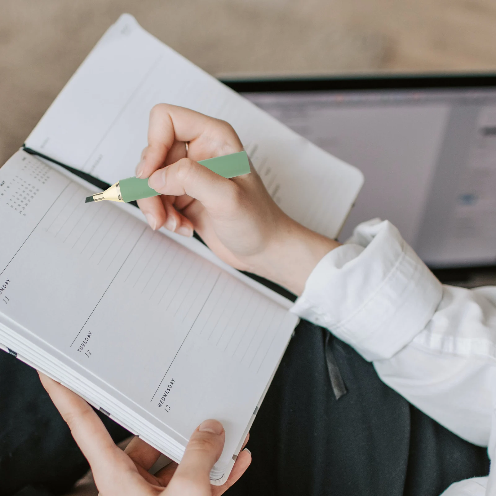 

4 Pcs Highlighter Colored Pens for Note Taking Cute Convenient Drawing Markers Colorful