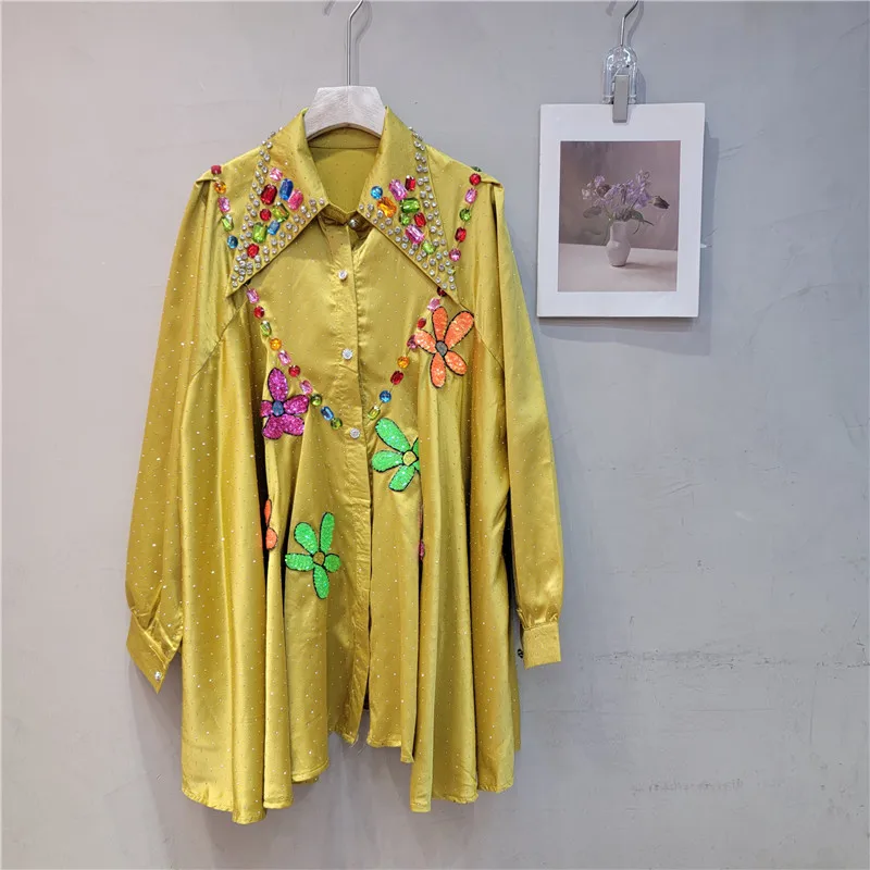 Camicia con perforazione a caldo con ricamo pesante Camicia da donna leggera di lusso per tutto il corpo con perline risvolto manica lunga ampia autunno e inverno setosa