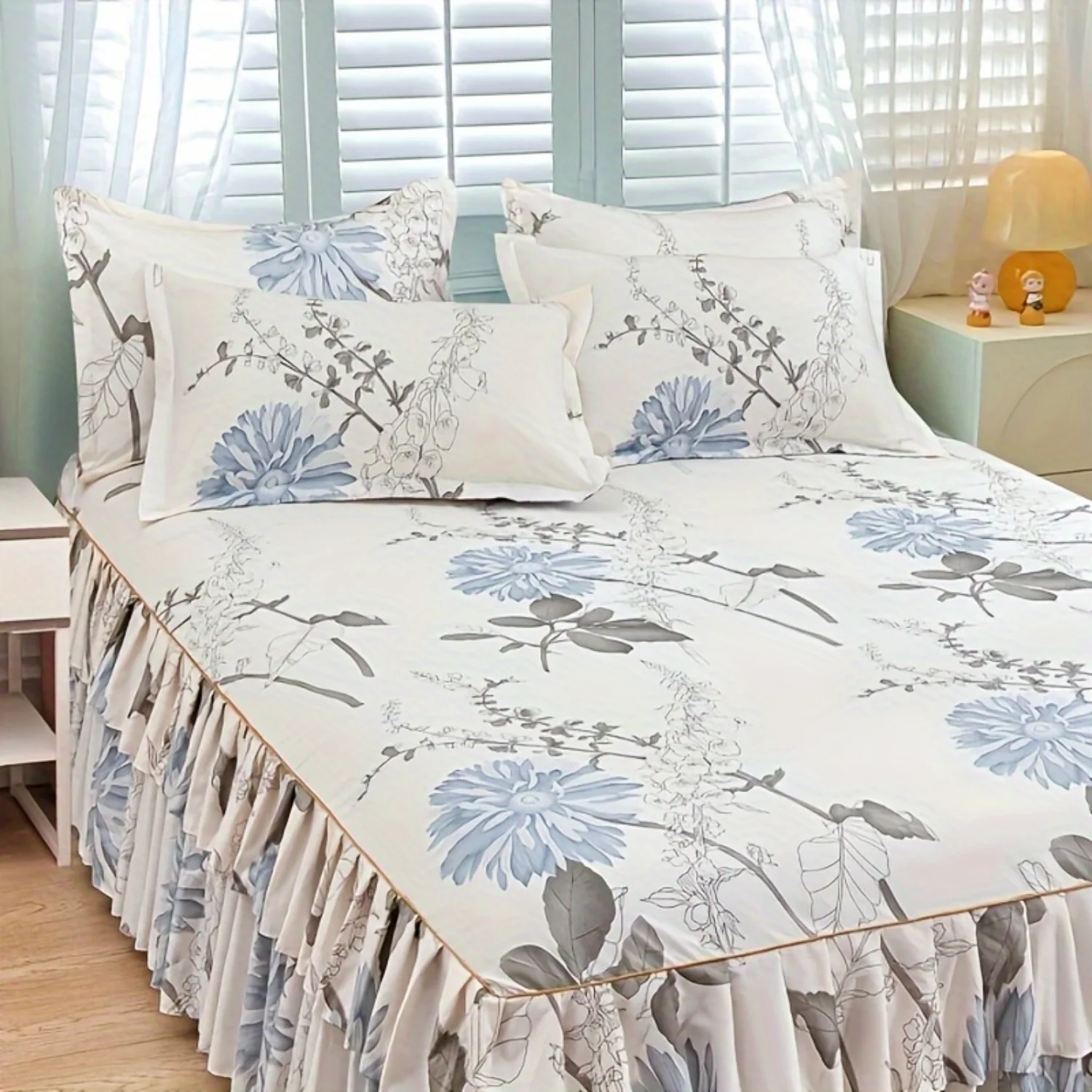 

Elegant Floral Print 3-Piece Bedding Set - Luxurious Bed Skirt, Sheet & Pillowcase - Soft Polyester, Machine Washable - Perfect