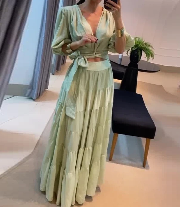 

Women Two-piece Set Solid Color Low Cut V-neck Tie Details Puff Sleeve Crop Shirt Top and High Waisted Elastic Pleated Skirt Set