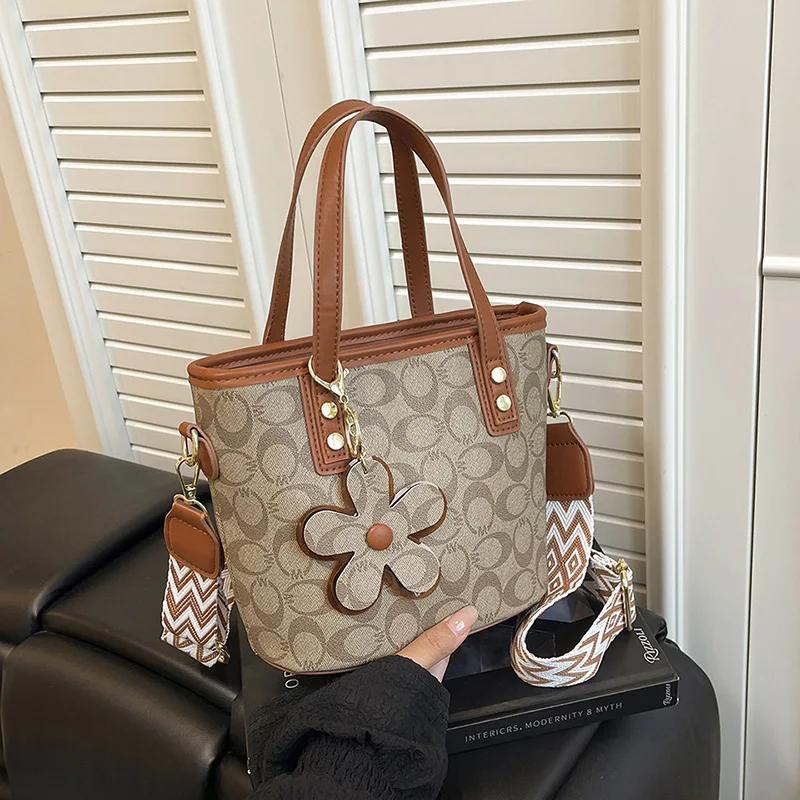 

2025 Textured Bucket Bag, Niche Crossbody Purse for Women, Luxe Shoulder Bag, Minimalist Day-to-Night Tote, Vintage Sling Bag