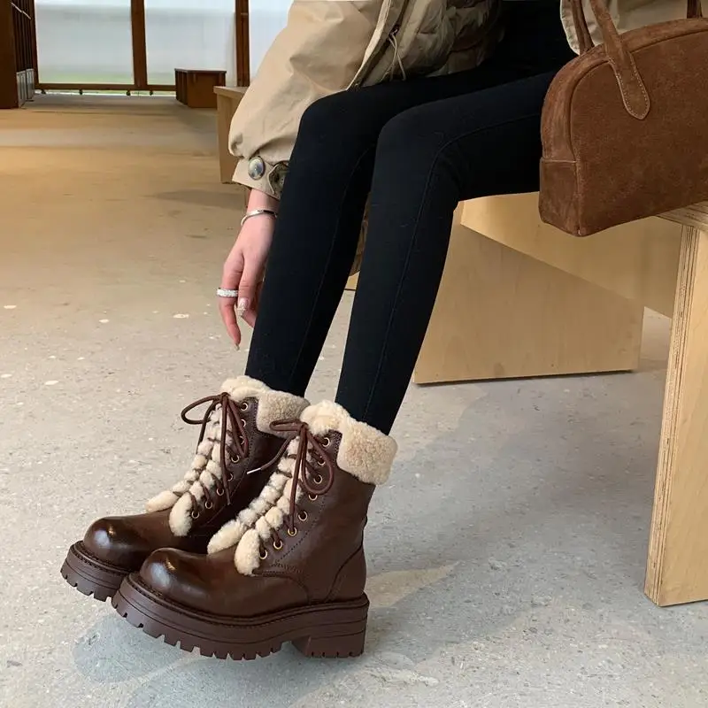 TOTOMELA 2025 nuevas botas de nieve de cuero genuino botas de invierno cálidas de lana para mujer punta redonda negro marrón plataforma botines clásicos