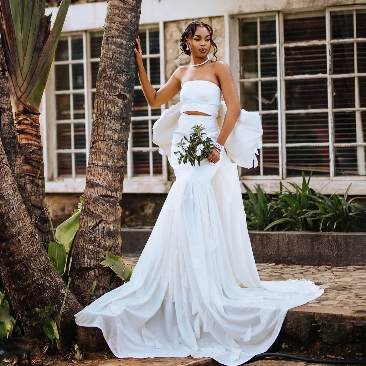 

Fashionable White Mermaid Long Women's Wedding Dress New Sexy Strapless Exposed Suspender Big Bow Ball Bridal Gown Customized