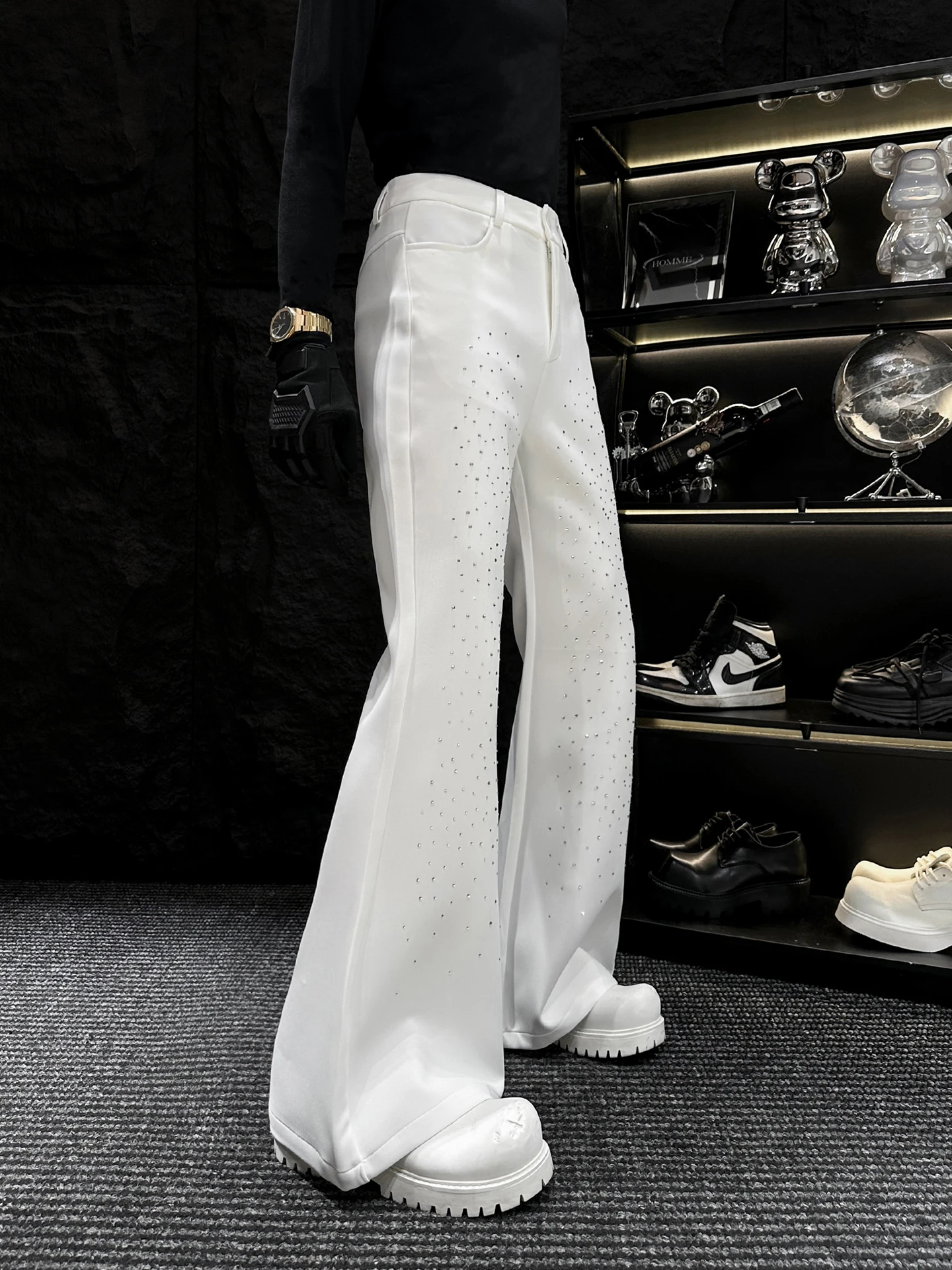 

Мужские белые широкие брюки HOMME с блестками, свободные повседневные брюки в пол, модные молодежные брюки без ограничений по длине, с зеркальным эффектом