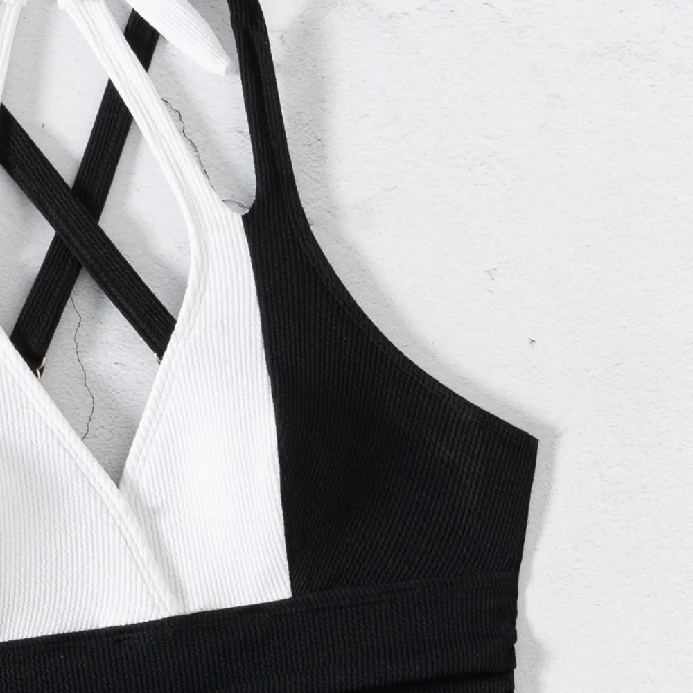 Set bikini Cuscino per il torace Nessun supporto in acciaio Costume intero da donna alla moda con blocco del colore, coulisse in vita