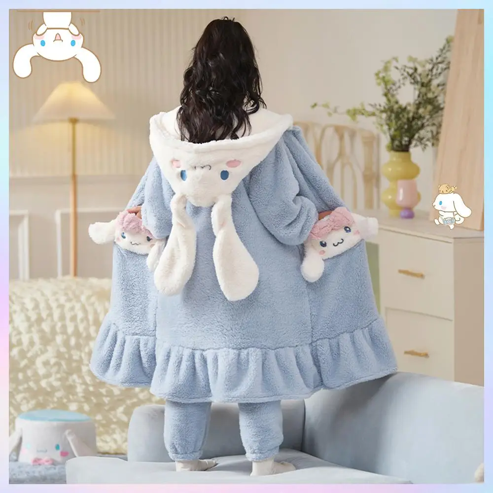 Pijamas de felpa Kawaii Cinnamoroll para padres e hijos, bata, pantalones, Anime Sanrio, dibujos animados de invierno, Kuromi, niñas, ropa gruesa con capucha para el hogar, 2 uds.