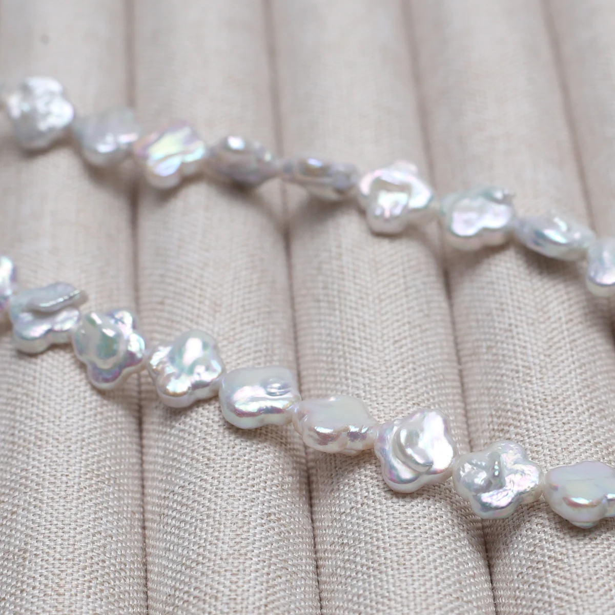 QSLLER Mutiara Barok Mutiara Air Tawar Alami Manik-manik Semanggi Empat Daun untuk Aksesori Pembuatan Perhiasan Kalung Pria Wanita DIY