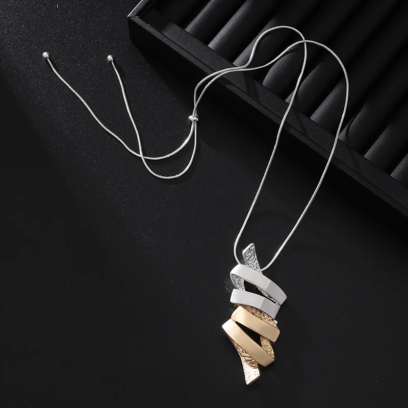 New European and American trendy simple color contrast irregular geometric alloy ladies long necklace wholesale