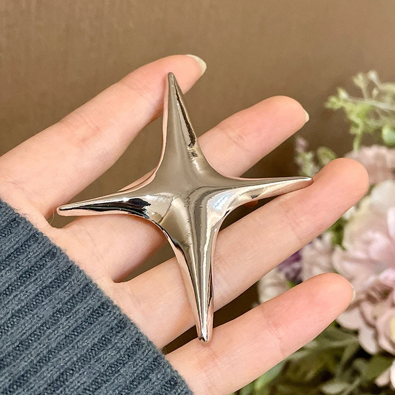 New Fashion Punk Rock Silver Color Metal Cross Star Brooches Temperament Jesus Lucky Brooch Pins For Men Women Shirt Jewelry