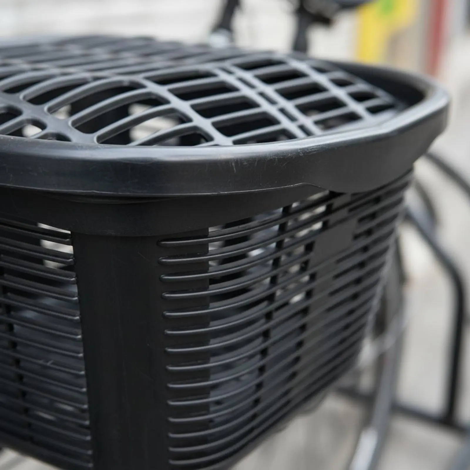 

Plastic Bike Basket with Lid Large Capacity Rear Cycle Basket Easy Installation Robust Duty for Students, Cycling