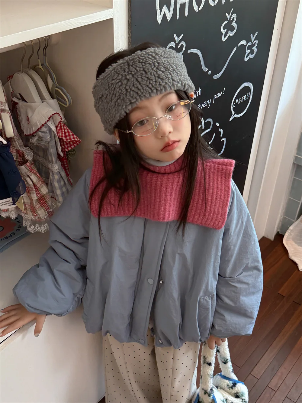 الفتيات ملابس قطنية 2025 الخريف والشتاء ملابس الأطفال الجديدة الكورية نمط فتاة طفل صافي اللون سميكة منتفخ ملابس قطنية