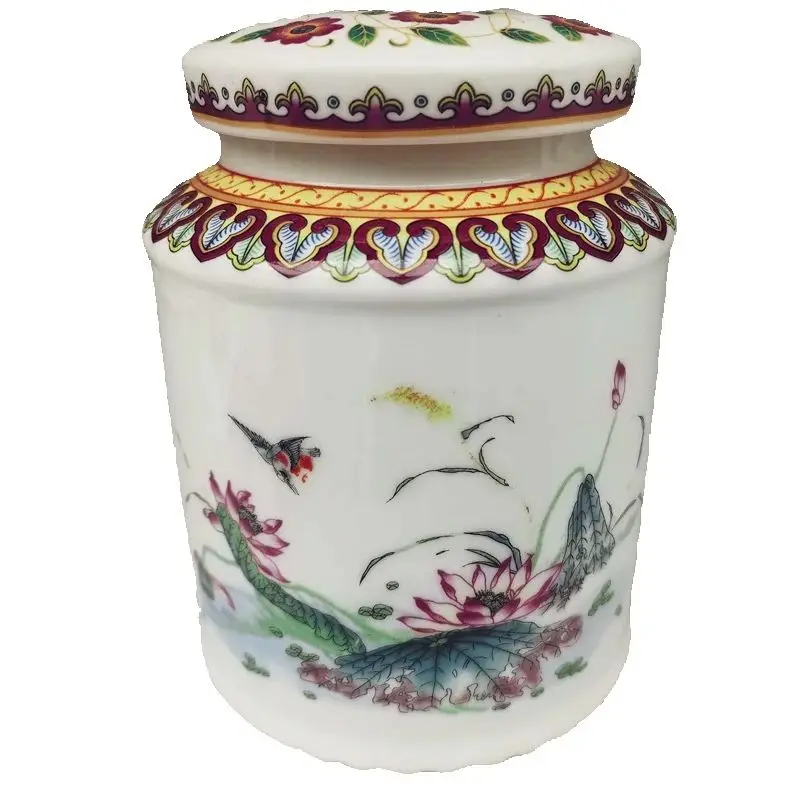 Pastel Lotus Patterned Old Chinese Porcelain Storage Jar Covered Tea Caddy for Home Decor And Storage