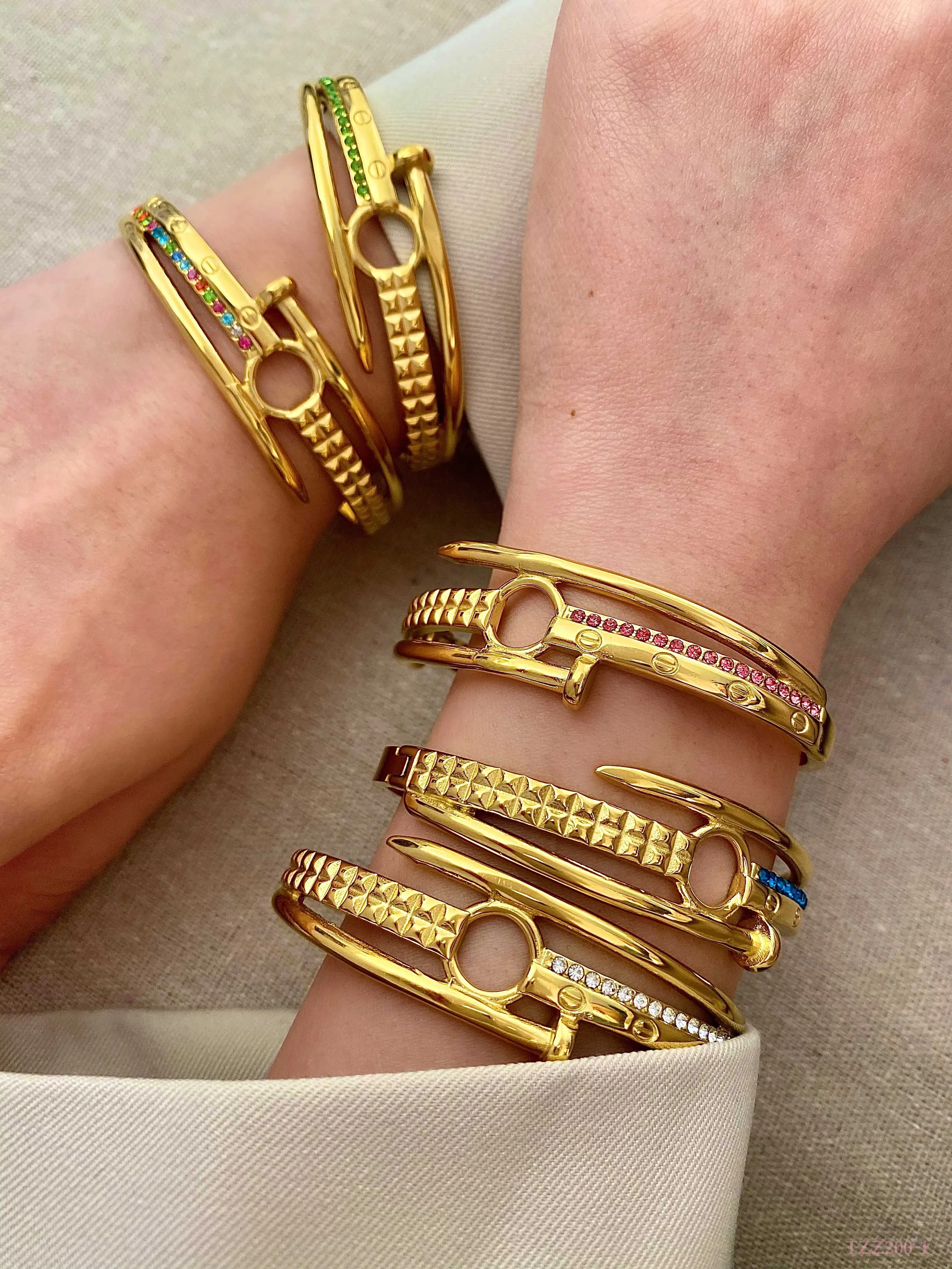 Stain-Resistant Stainless Steel Colored Zircon Bracelet Non-Color-Changing Nail Bnagles Fashion Gold Plated Bangle for Women