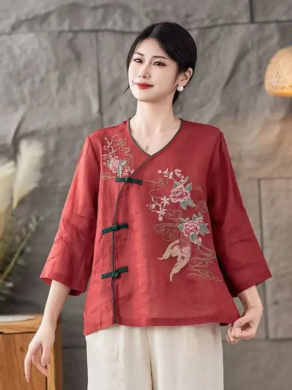 

Новинка 2025, женский льняной топ свободного кроя с V-образным вырезом и боковыми пуговицами, китайский национальный модный топ с традиционной вышивкой