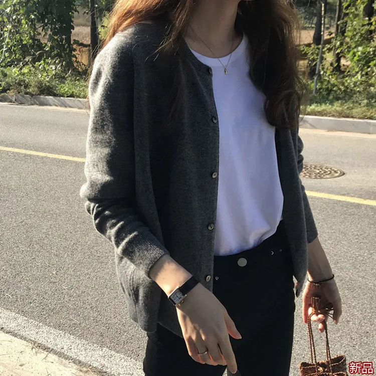 

Autumn and Winter 2025 Lazy Style Knitted Cardigan Women's High-end Gray Niche Versatile Crop Top Jacket Sweater