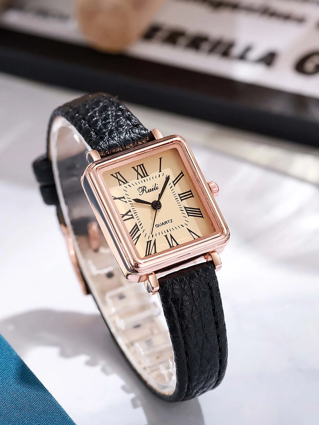 

Винтажные женские часы с квадратным циферблатом цвета розового золота, наручные часы с кожаным ремешком и римскими цифрами, элегантные минималистичные часы для женщин, Pe