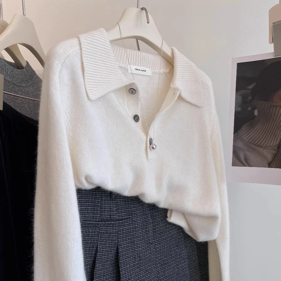 เสื้อสเวตเตอร์แคชเมียร์สีเทาสไตล์เรโทรสำหรับผู้หญิง เสื้อแจ็คเก็ตคอปกโปโลแบบสามกระดุม เสื้อถักสำหรับใส่เป็นเสื้อตัวในช่วงฤดูใบไม้ร่วง เสื้อท่อนบนให้ความอบอุ่น