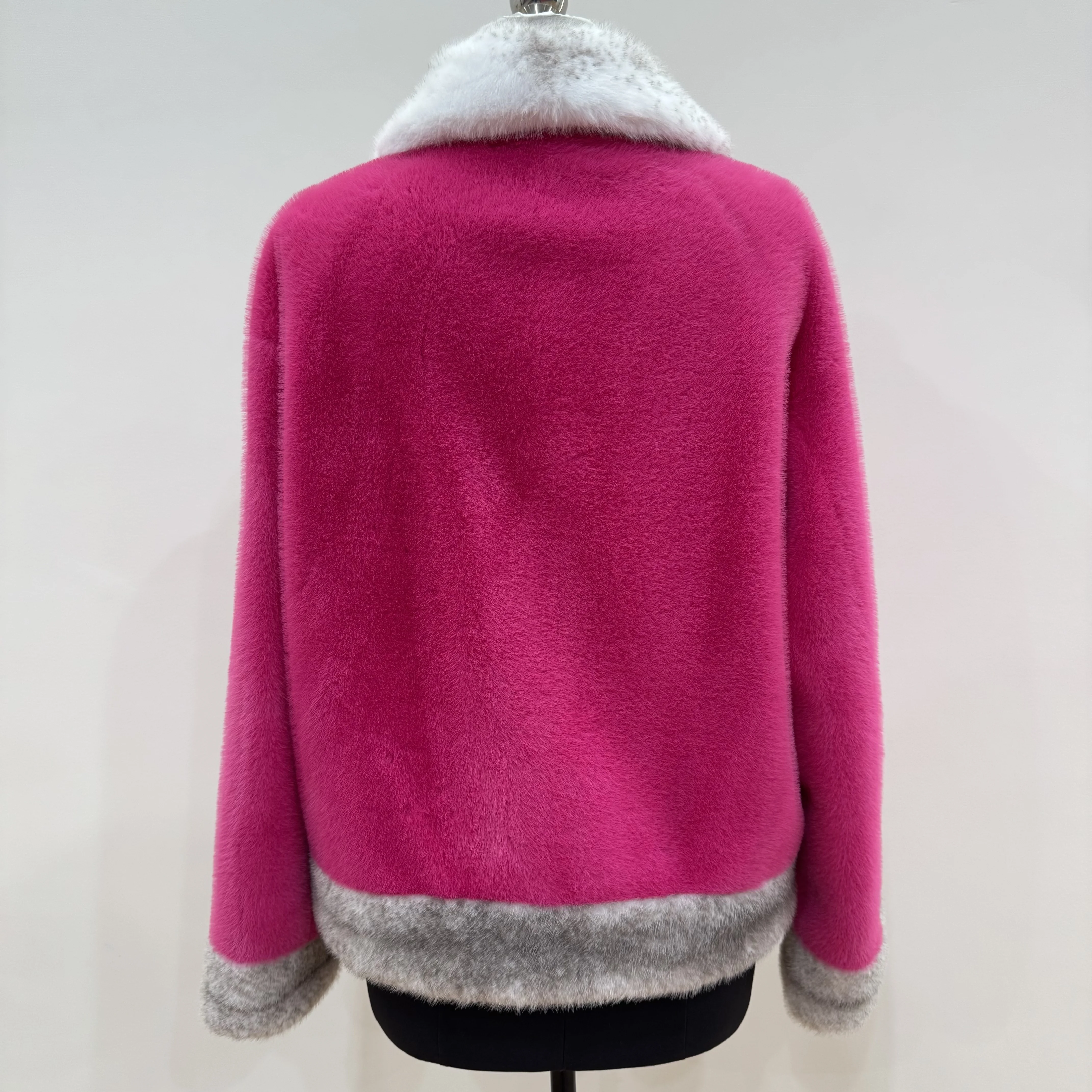 여성 패션 기질, 짧은 스타일, 컬러 블로킹, 다기능 밍크 코트를 위한 여성용 밍크 인조 모피 코트