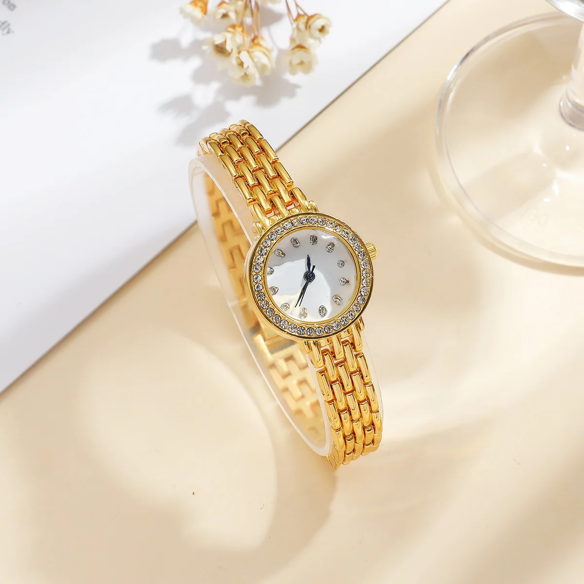 Women's watch new simple, fashionable, niche temperament, versatile steel strap strap, quartz watch can be customized