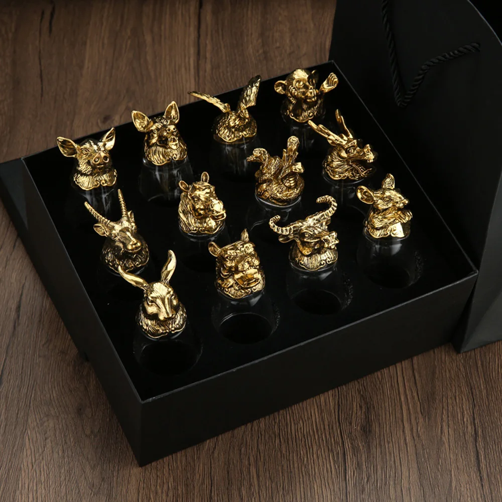 

Luxury Retro Zodiac Crystal Glass Liquor Set 12 Pieces White Wine Hard Liquor Glasses Gift For Friend Home Use