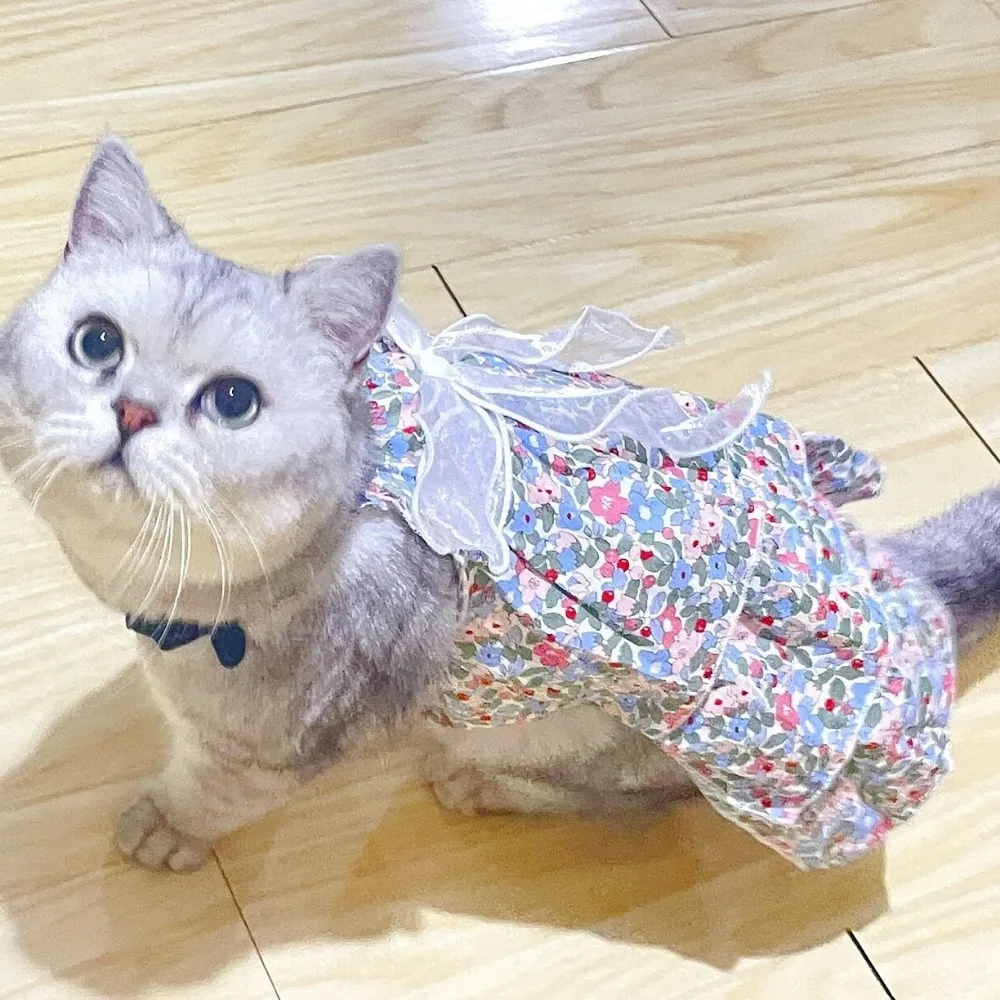 Spring and Summer Breathable Cat Clothing Dog Clothing Pet Cotton Floral Suspender Dress Comfortable Mesh Dress Formal Dress