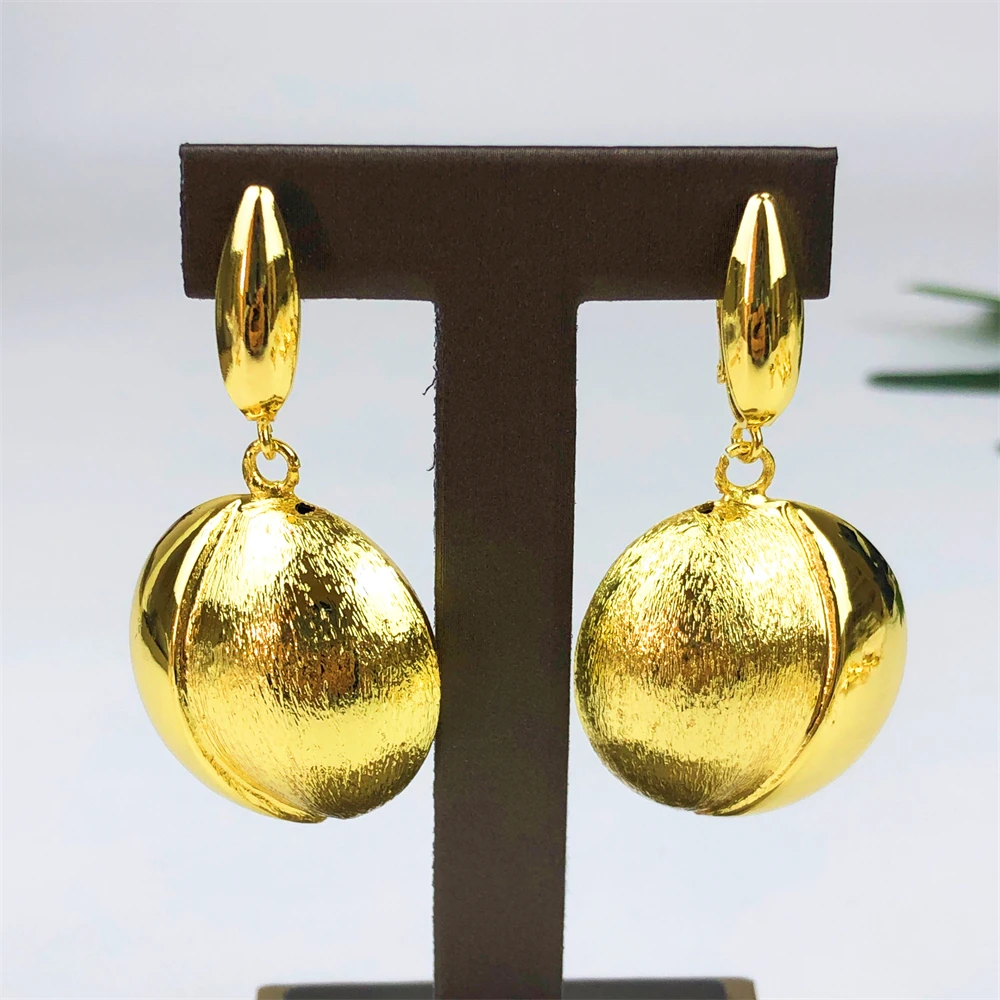 

Trend Dubai Gold Color Classic Drop Big Earrings For Women Hoop Earrings For Bride Brazil Arab Lady irregular Earrings Jewellery