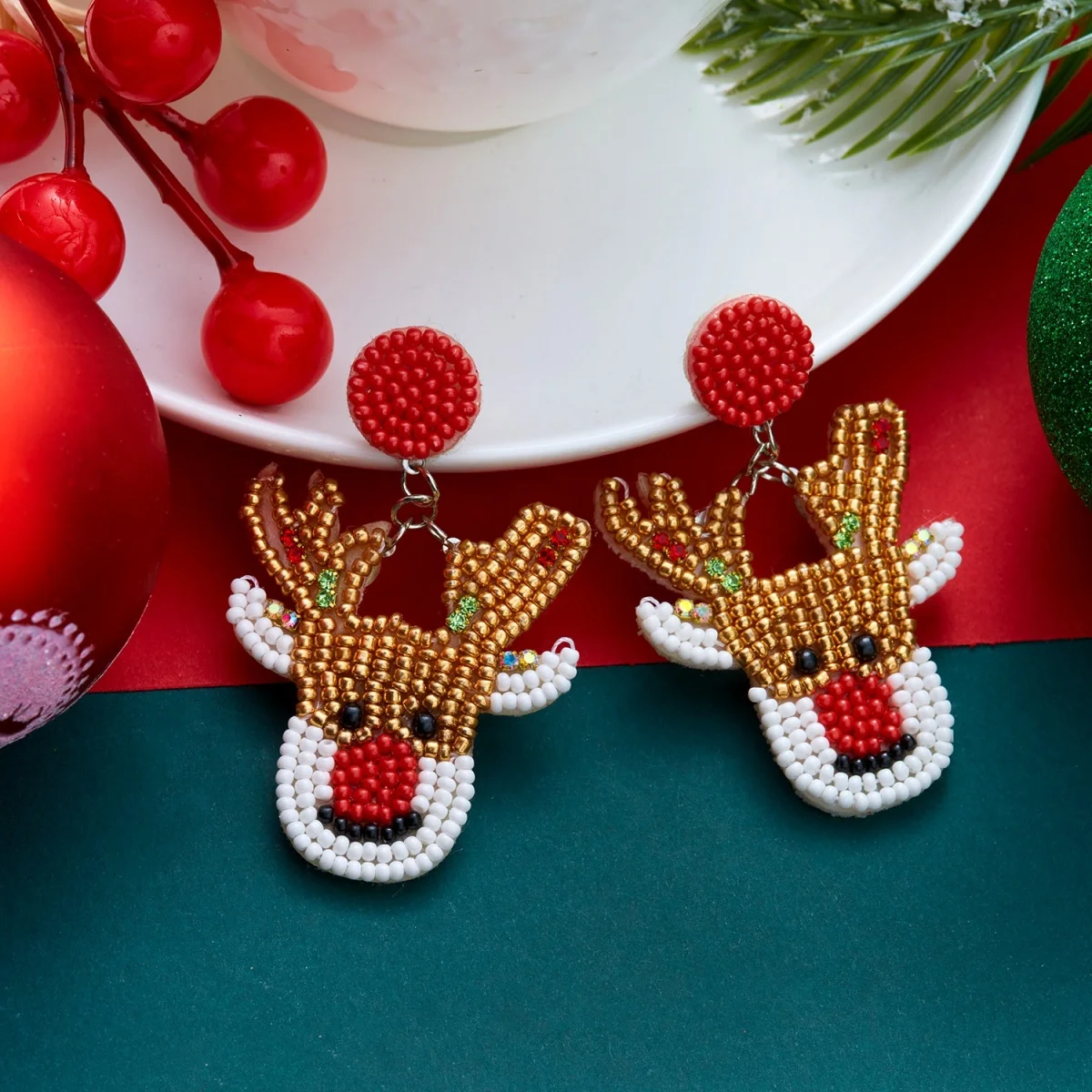 Weihnachtliche Ohrringe in Form eines Hauses mit Reisperlen für Damen, bunte Perlen, Weihnachtsmann, Rentier, Schneeflocke, Baum, Schleifen-Ohrringe, Schmuck. – Detail 20