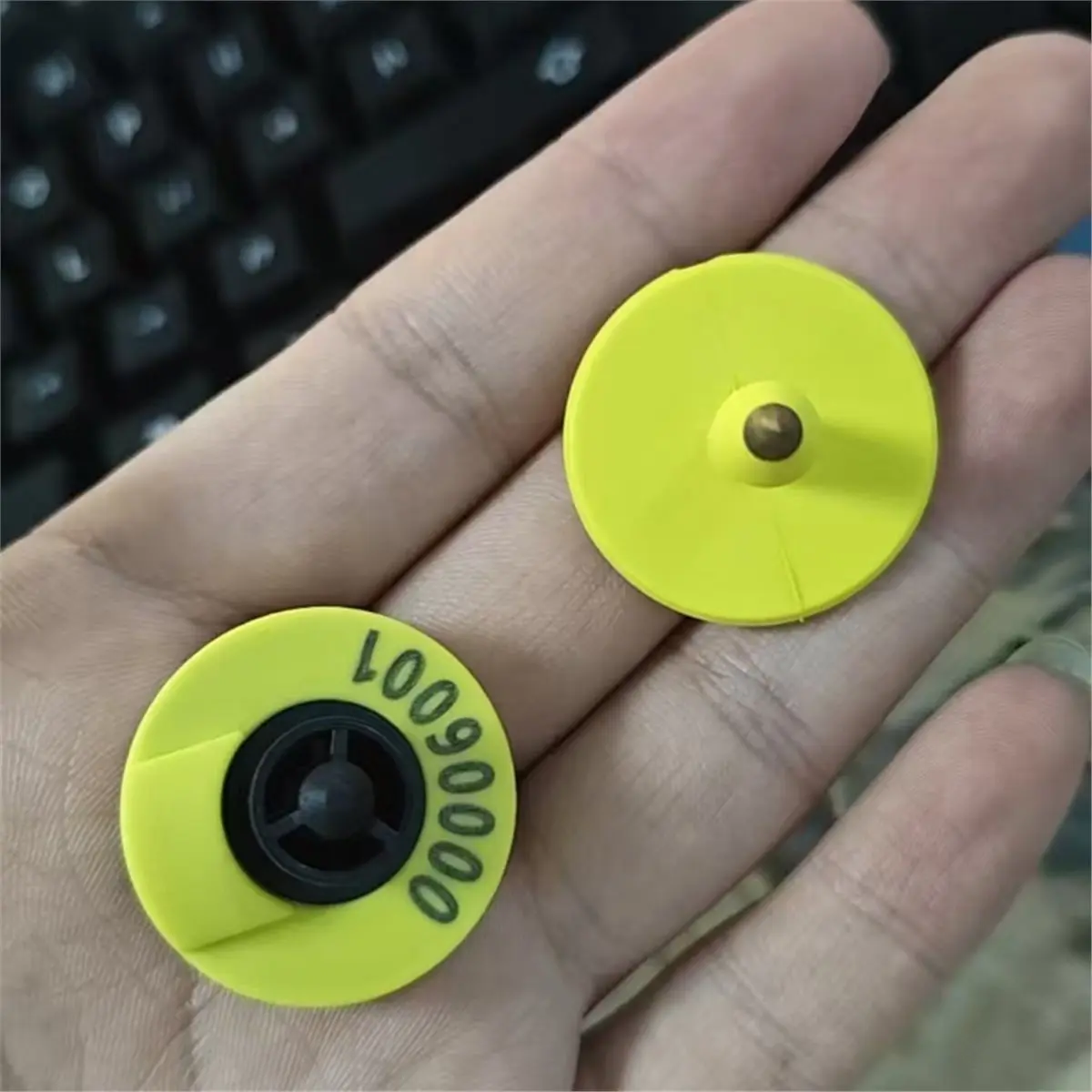 [AC18 Digital]/50pcs UHF 840-960mhz ISO Gen2 RFID Animal Ear Tag UHF Pig Cattle Sheep Animal Ear Tag