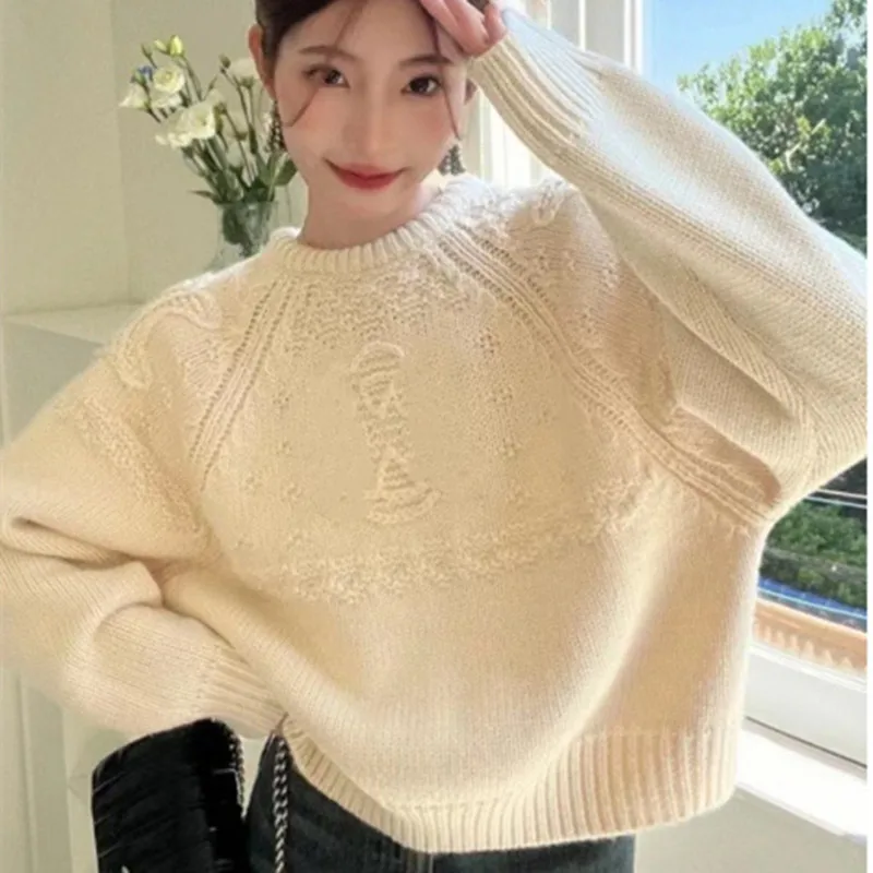 2024 Winter New Women\'s Crochet Floral Knit Sweater Top - Cozy Loose Pullover Sweater with Elegant Style Design