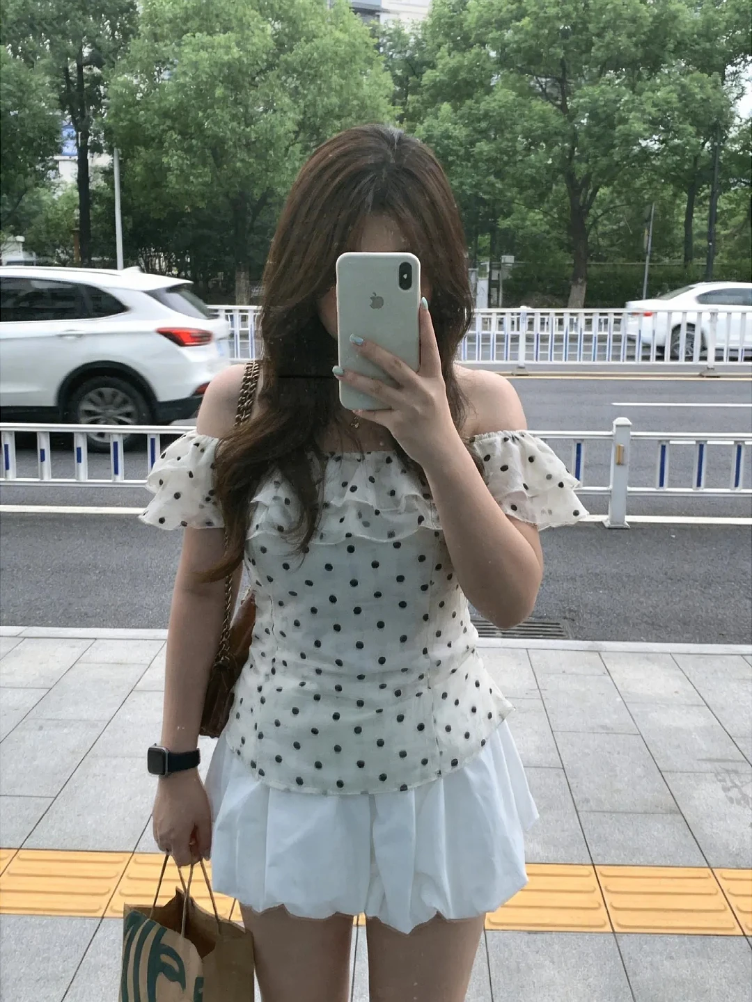 

Женская летняя блузка больших размеров с кружевной отделкой на одно плечо, в горошек, в корейском стиле, для повседневной носки, дышащая, ветрозащитная, для активного отдыха