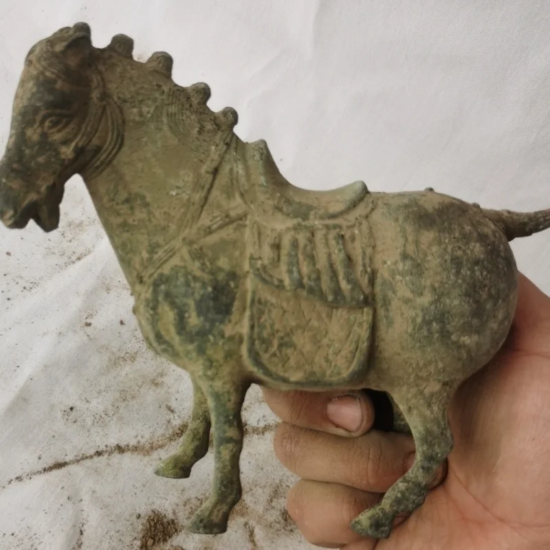 

Antique Excavated Bronze Collection Patinaed with Soil and Patina Retro Ornament Home Decoration Medium Tang Horse