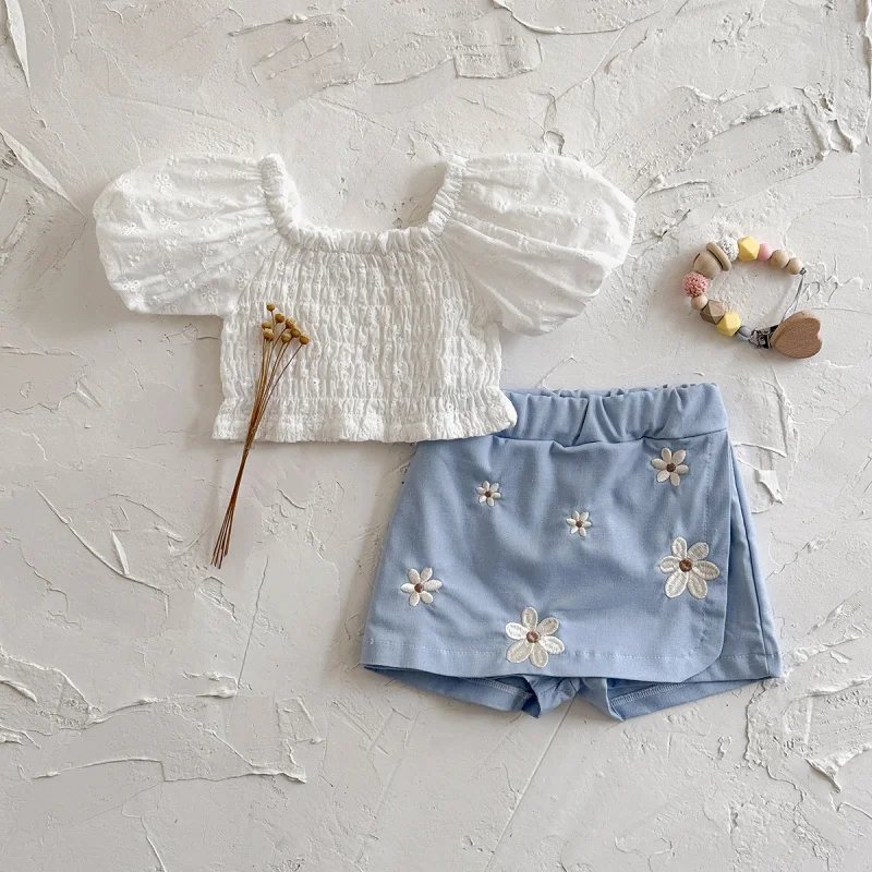 

INSSummer new style toddler hollow-out puff sleeve top with floral embroidery shorts two-piece fashion set for girls