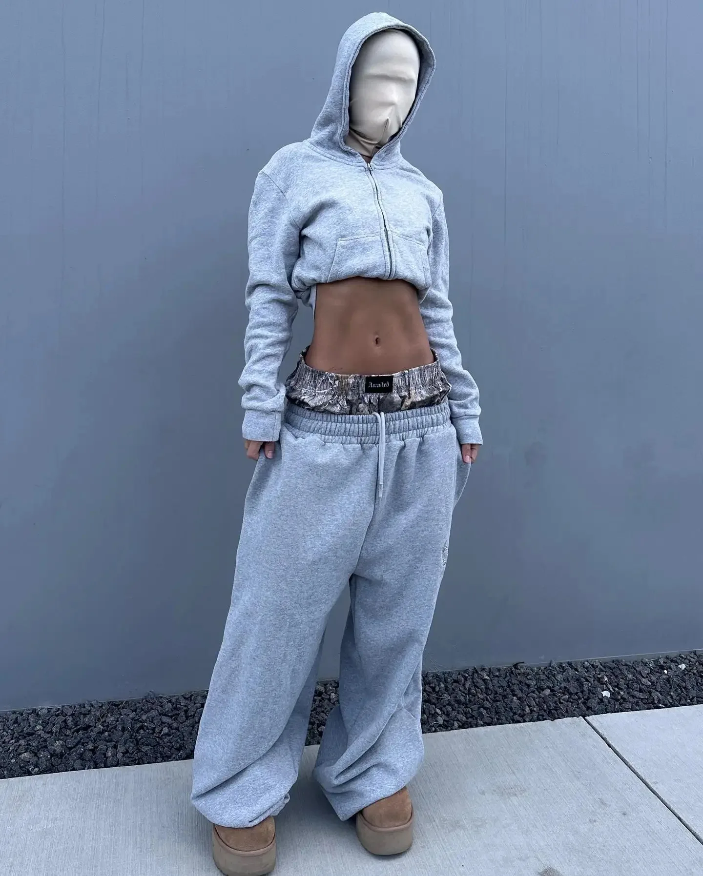 

Y2K Retro Sweatpants Double Waisted Embroidered Camouflage Pattern Wide Leg Pants Men Trend Casual Streetwear Unisex Baggy Pants