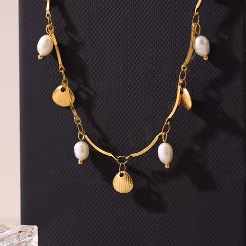 Luxury Stainless Steel Gold-plated 18K Shell Pendant Necklace for Women Natural Freshwater Pearl Necklace Ladies Charm Jewelry