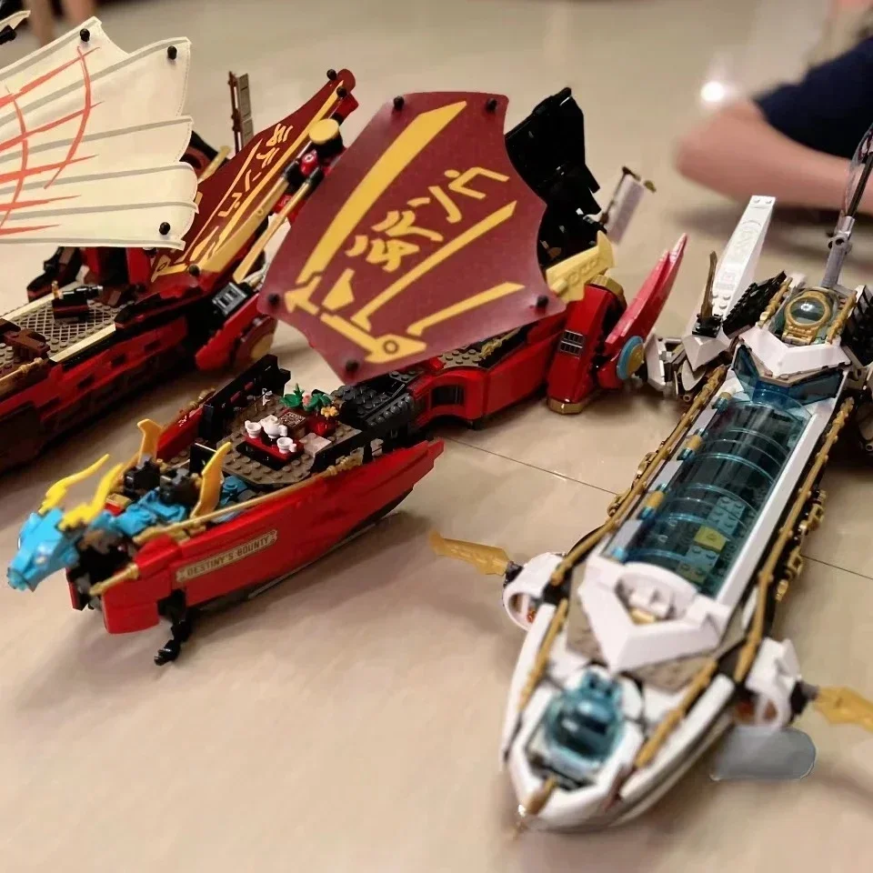 Destiny's Bounty Race Against Time Hydro Bounty Ship Nya's Samurai X MECH Crystal King Model Building  Blocs Toy