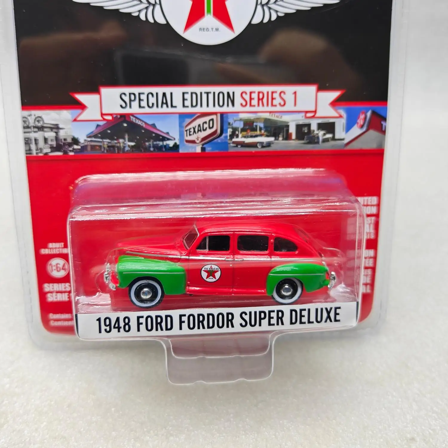 GreenLight 1:64 Texaco Special Edition Series 1 - 1948 Ford Fordor Super Luxury Diecast Alloy Car Model Collectible