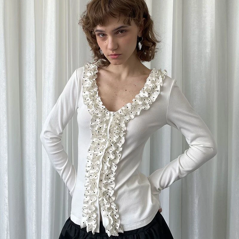 เสื้อยืดแขนยาวทรงเข้ารูปแต่งระบายลายจุดสไตล์หวานซ่อนเปรี้ยวสำหรับผู้หญิง ใส่ได้ทุกโอกาส เหมาะกับฤดูใบไม้ร่วง