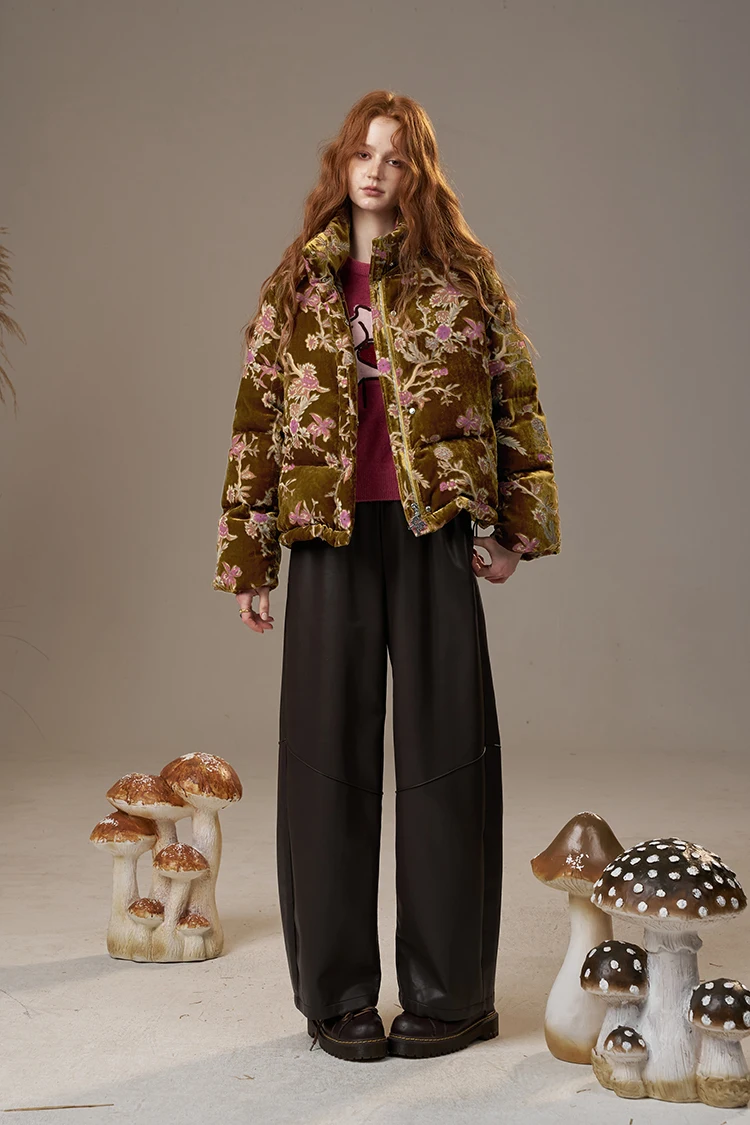 ELFSACK 2025 Women's Winter Down Jacket, Retro Floral Embroidery Stand Collar Puffer Coat, Romantic Thick Warm Padded Top
