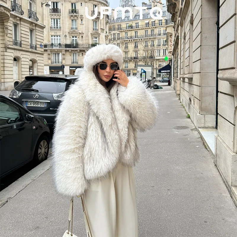 Women Fashion Icon - White Gradient Casual Luxe Faux Fur
