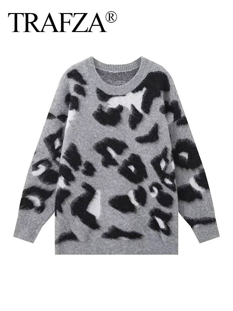 TRAFZA Women's Winter New Fashion Round Neck Leopard Print Knitted Pullover Female Chic Comfortable Warm 2-Color Casual Sweater