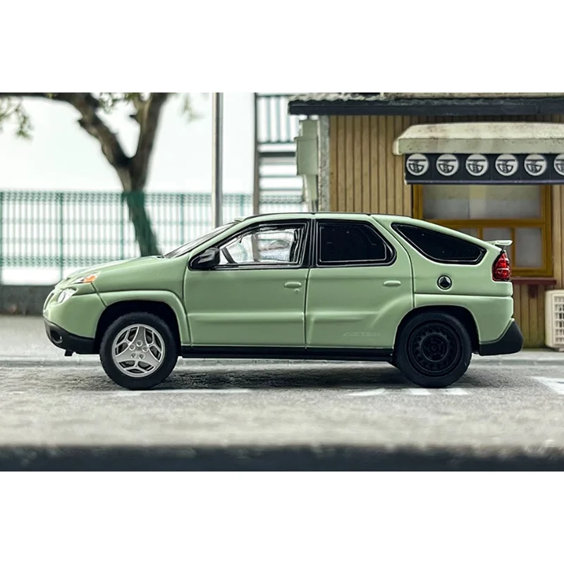GOC Diecast 1/64 Scale Pantiac Aztek รถคอลเลกชันรุ่นของเล่นเครื่องประดับตกแต่ง