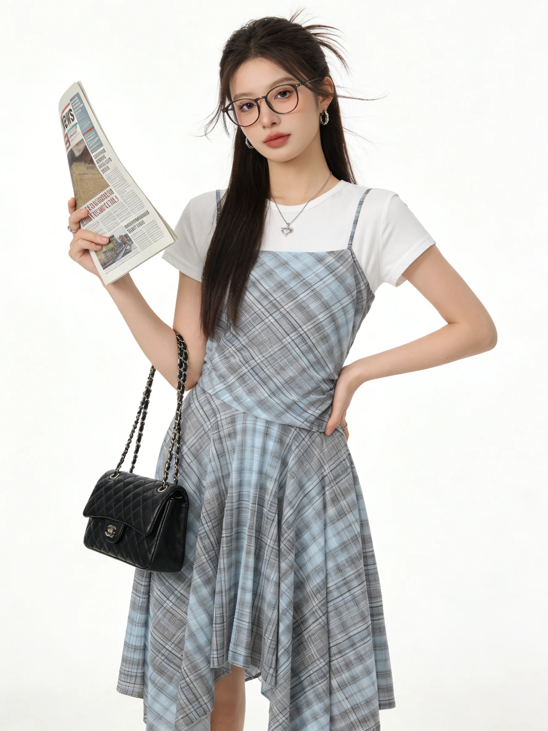 

Летний винтажный комплект в корейском стиле: платье в клетку на бретелях и футболка с коротким рукавом, стройнящий модный наряд для повседневной носки