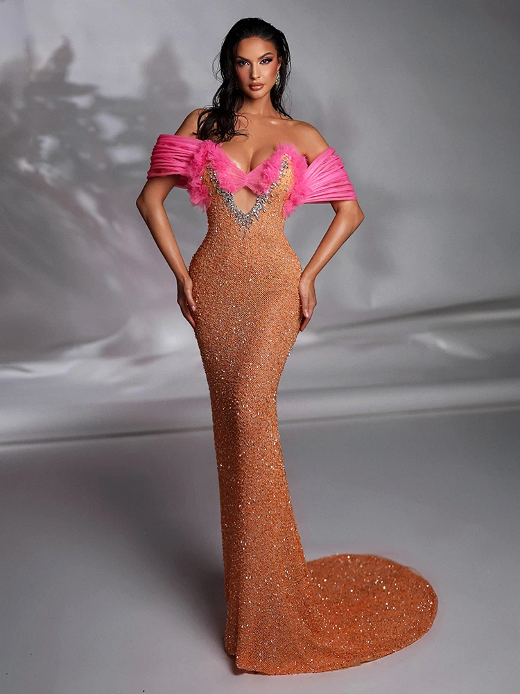 Funkelndes schulterfreies Abendkleid im Meerjungfrau-Stil, ausgeschnittenes Mesh-Patchwork, Pailletten und Perlenstickerei, Abschlussball-Party-Outfits