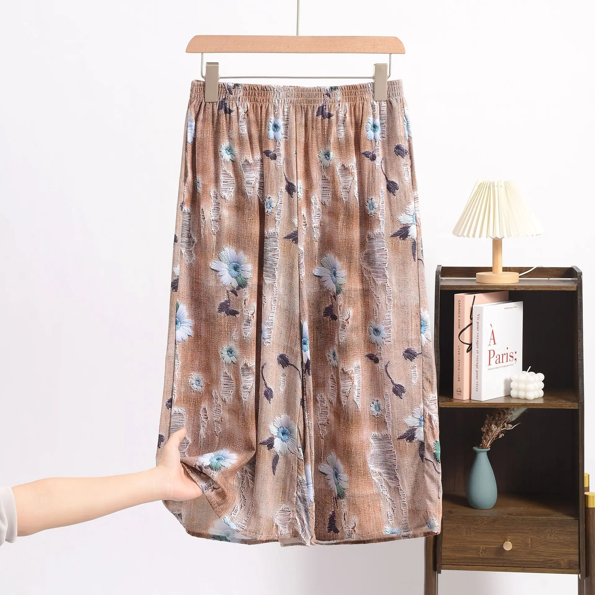 XL إلى 6XL حجم كبير البوبلين الأزهار العجل السراويل الصيف خفيفة الوزن 3/4 طول بنطال ذو قصة أرجل واسعة عادية ثنيات بانت الراحة Homewear