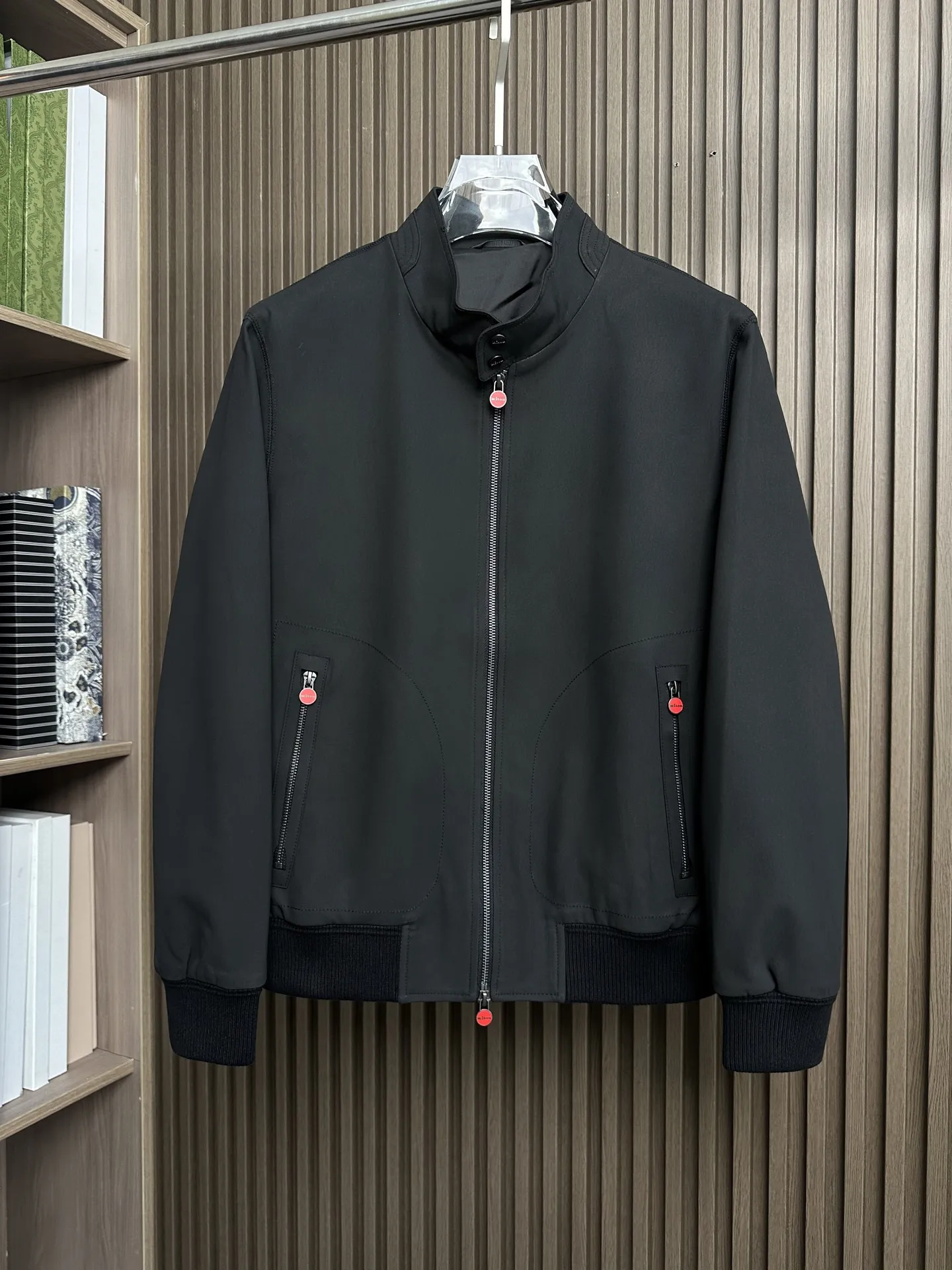 

Kiton 25FW autumn and winter new stand-up neck zipper jacket