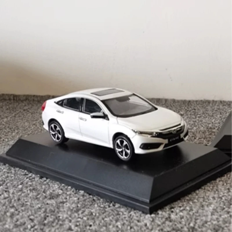 

Модель автомобиля Toyota CIVIC 2016 в масштабе 1:43, металлическая литая Игрушечная модель автомобиля из сплава для коллекции, подарок, коллекционный сувенир