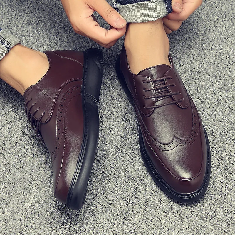 New Arrival Luxury Italian Brand Men Leather Flats Men British Brogue Dress Shoes Formal Business Oxfords Shoes for Men