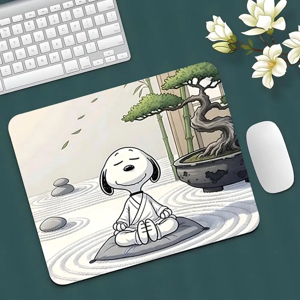 Cartoon Cute Snoopys Dog Mouse Pad Rubber Antislip Keyboard Pad Mousepad Gaming Accessories XXL Office Computer Mat