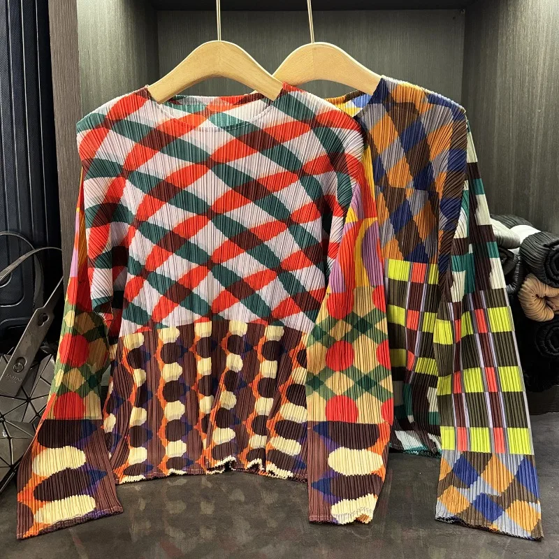 

Miyake Pleated T-shirt Niche Design Sense Grid Print Collision Round Neck T-shirt 2025 Fall Casual Loose Version Pleated Tops