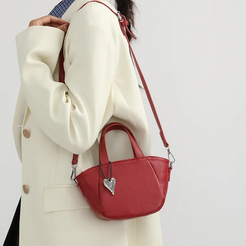 

Elegant Solid Color Commuter Bag Luxury Shopper Large Capacity Leather Diaper Bags For Women's Designer Handbag Collection